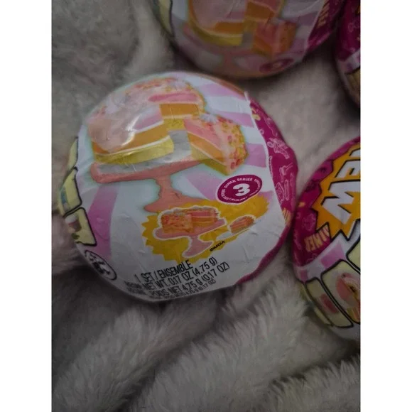 MGA Mini Verse Make It Mini Food Series 3 Collectible 8 Surprise Balls L - Picture 2 of 4